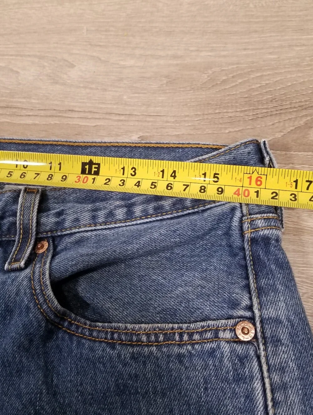 Vintage Y2K Levis 501 Jeans Mens 34x34 Button Fly Straight Leg Blue Denim